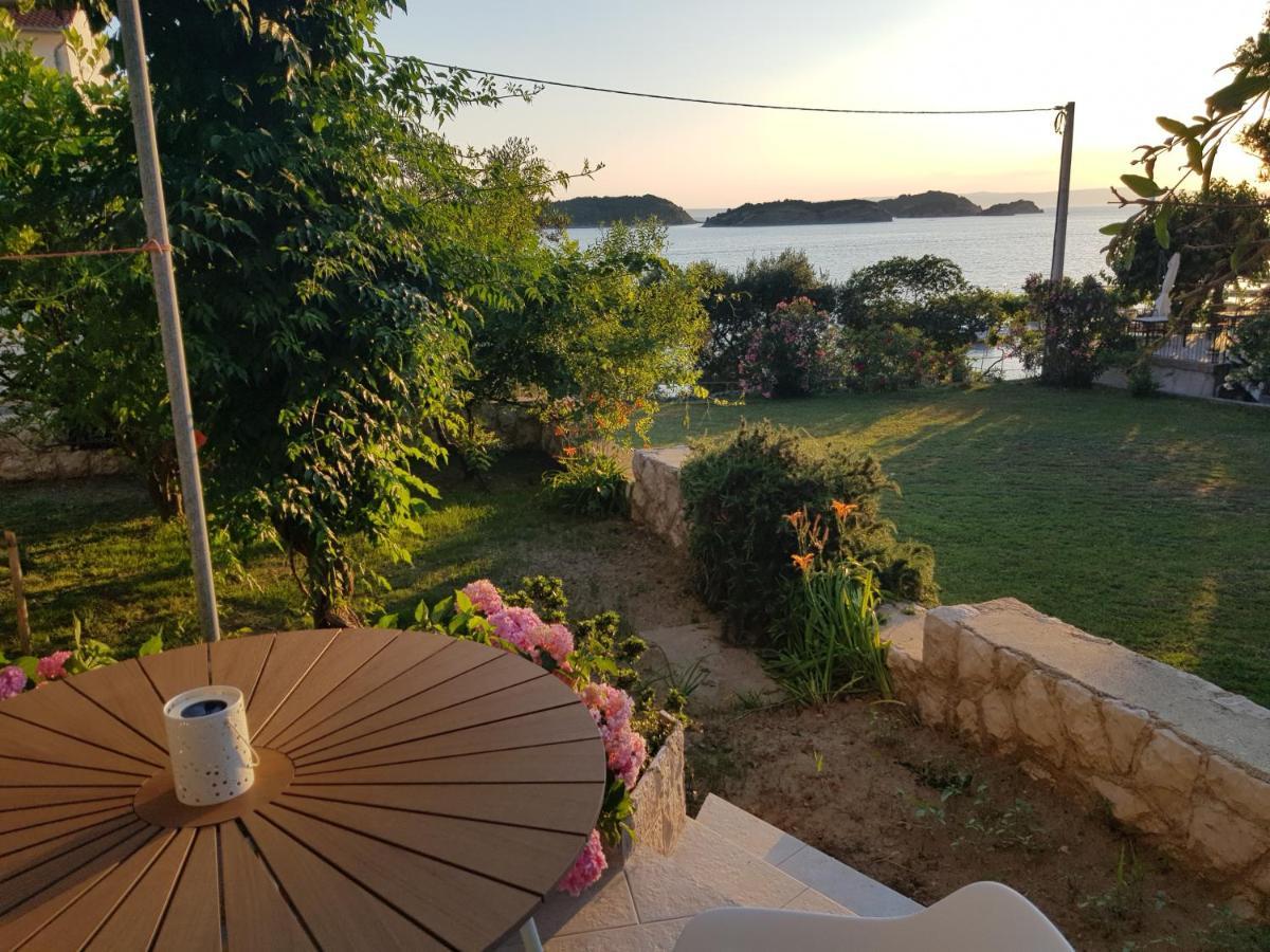 House Niva Διαμέρισμα Supetarska Draga Εξωτερικό φωτογραφία